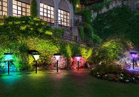 What are the principles and advantages of solar lawn lights?